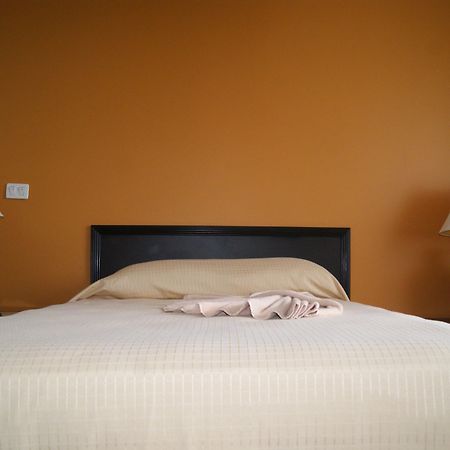 Hotel Miraflores Виляермоса Екстериор снимка