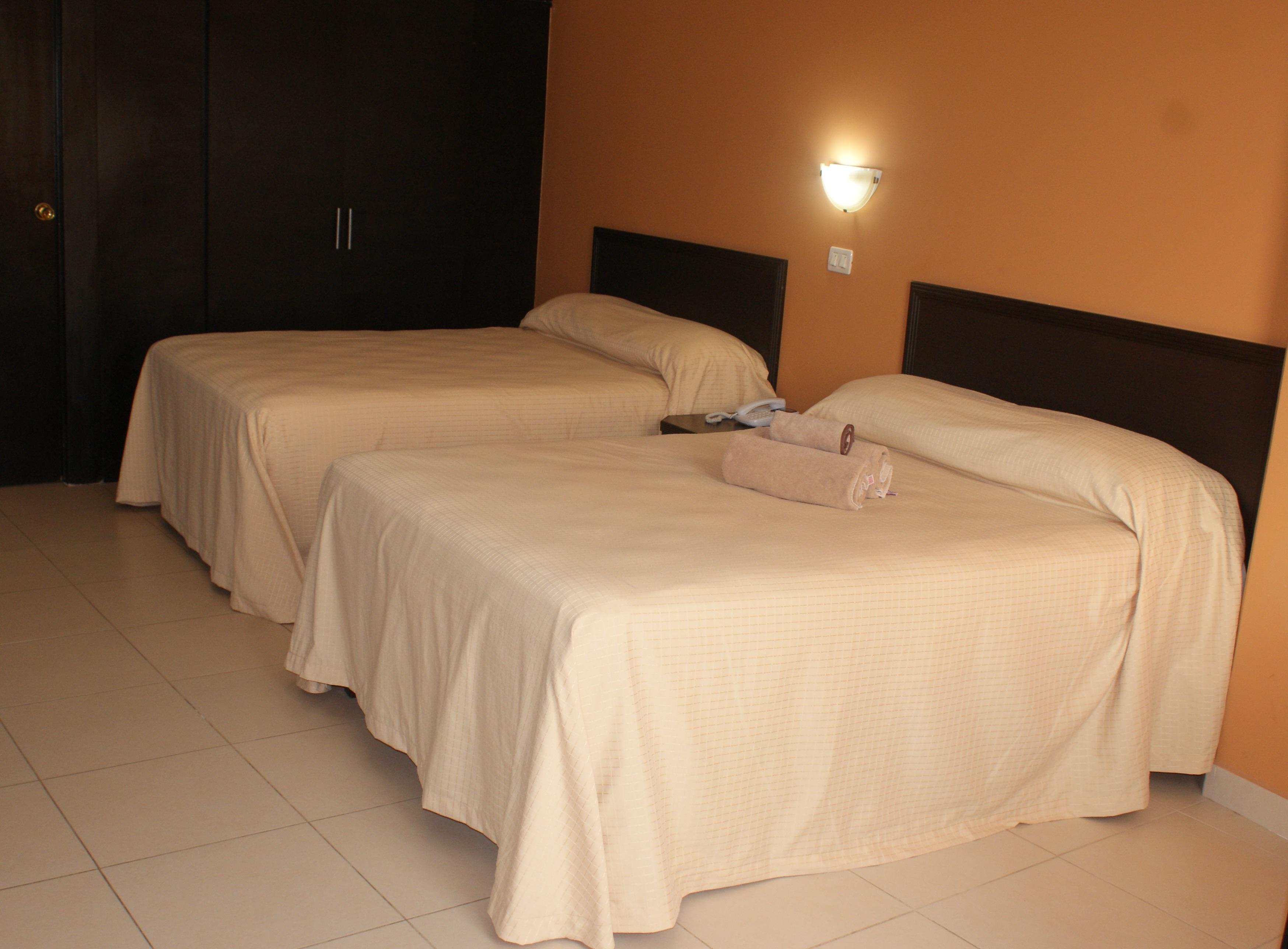 Hotel Miraflores Виляермоса Екстериор снимка