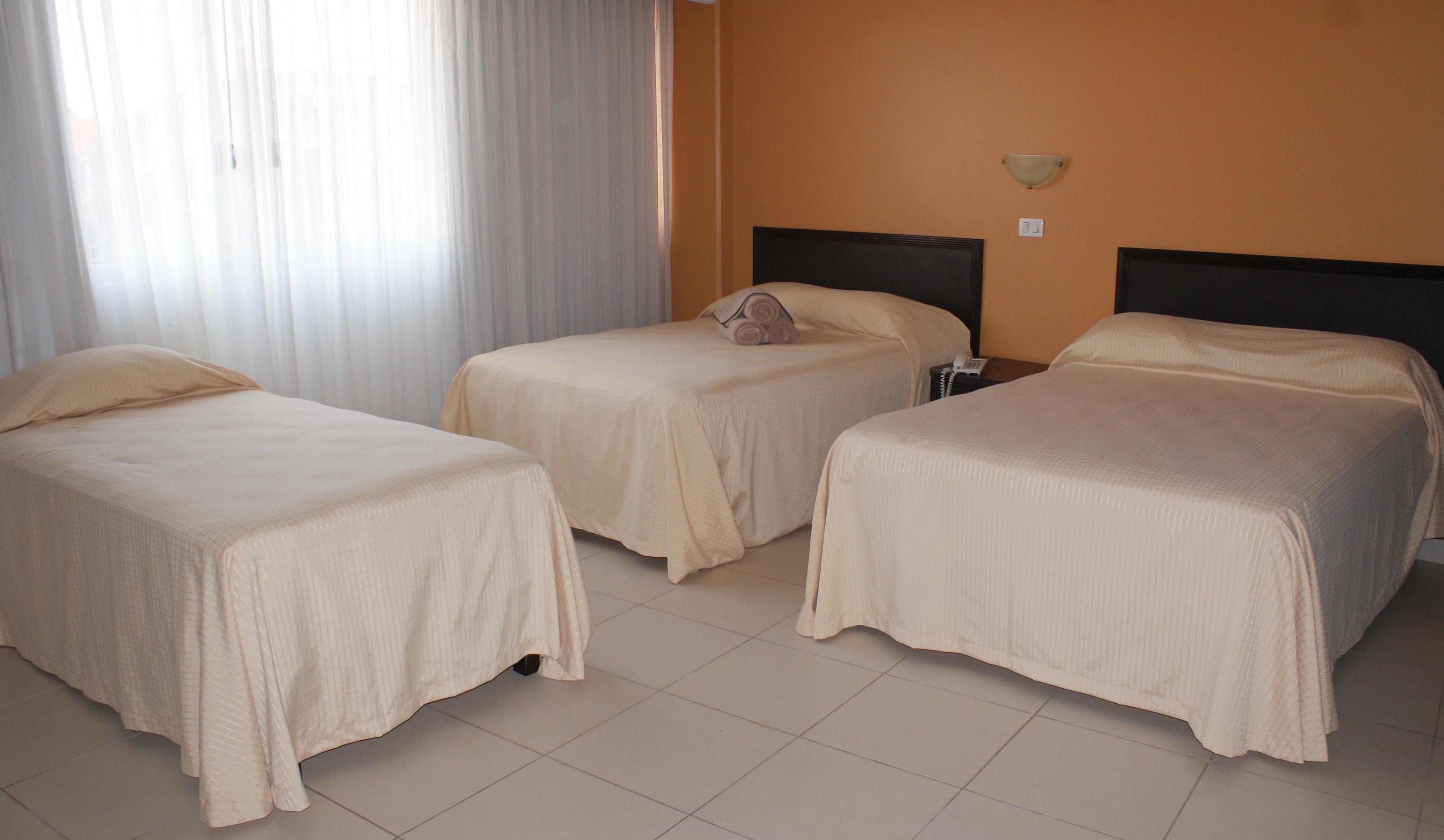 Hotel Miraflores Виляермоса Екстериор снимка