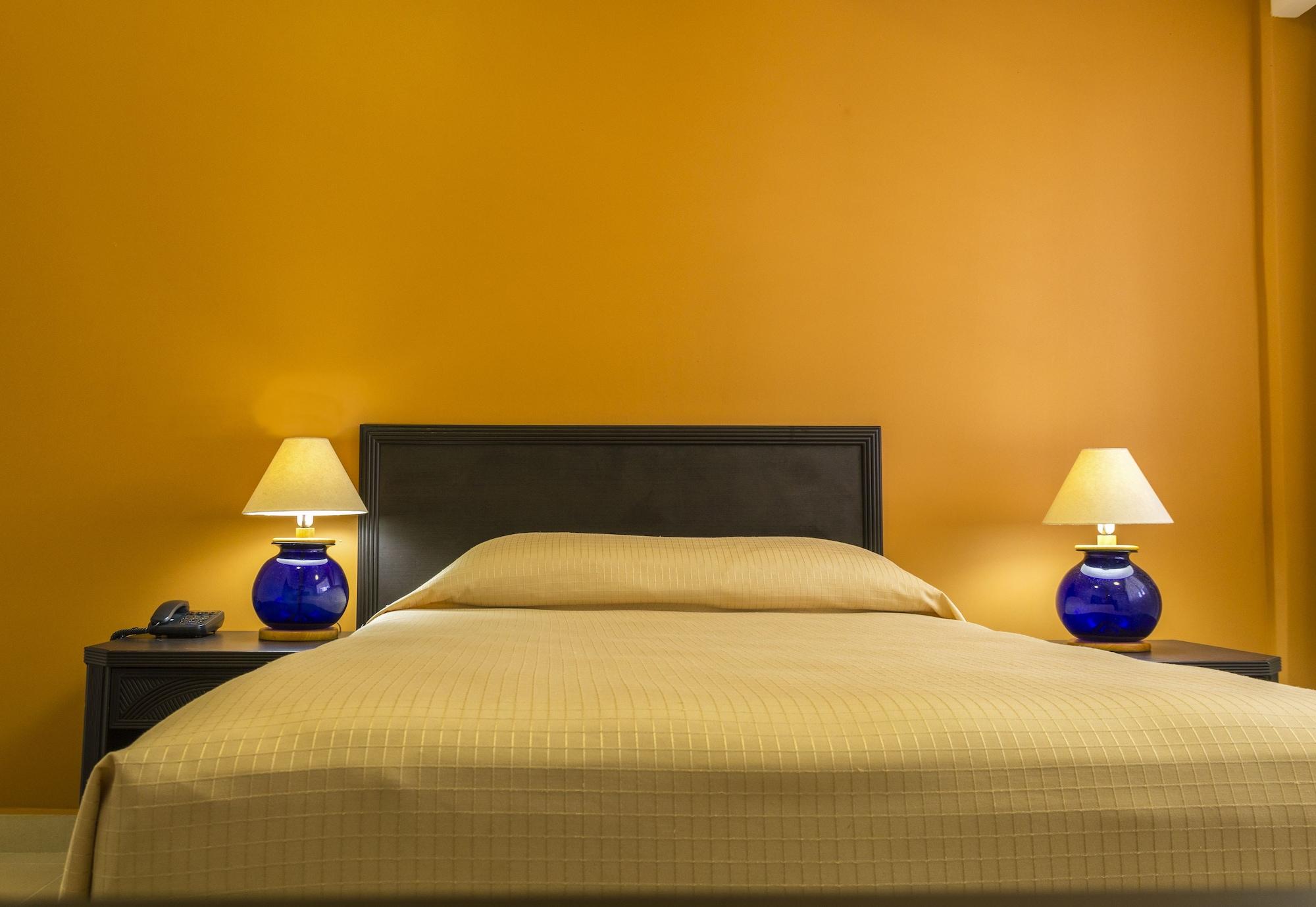 Hotel Miraflores Виляермоса Екстериор снимка