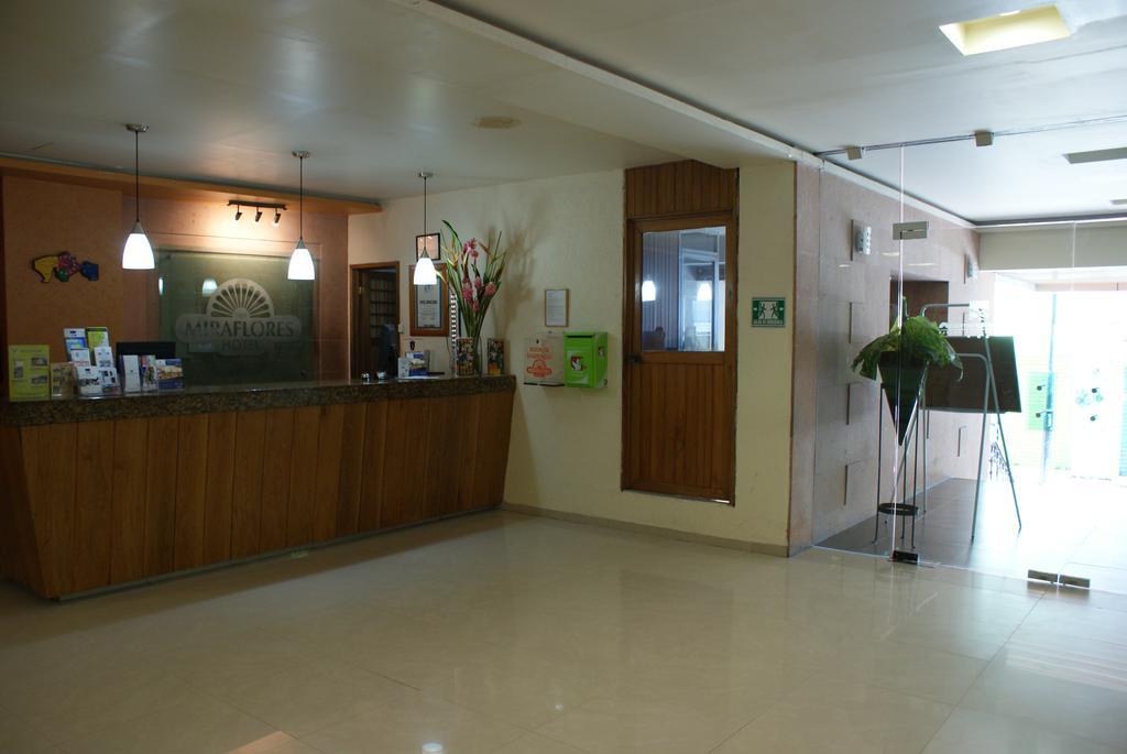 Hotel Miraflores Виляермоса Екстериор снимка