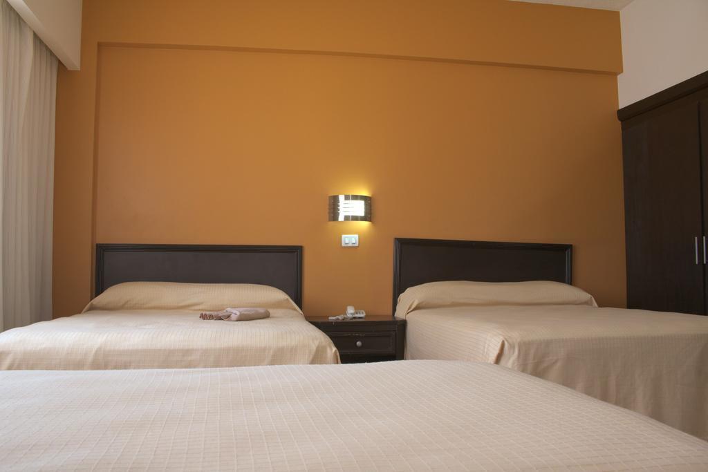 Hotel Miraflores Виляермоса Екстериор снимка