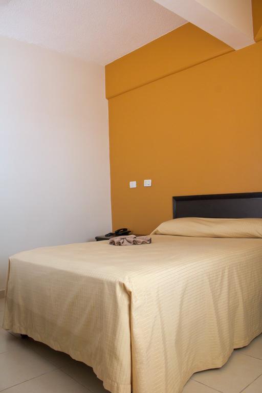 Hotel Miraflores Виляермоса Екстериор снимка