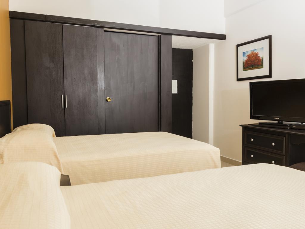 Hotel Miraflores Виляермоса Екстериор снимка