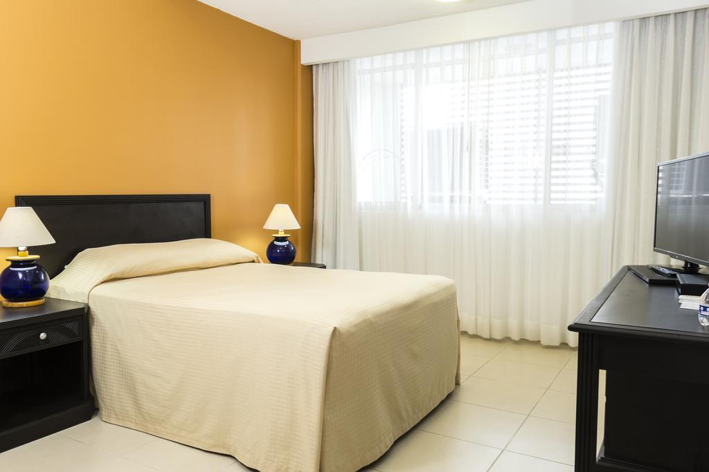 Hotel Miraflores Виляермоса Екстериор снимка